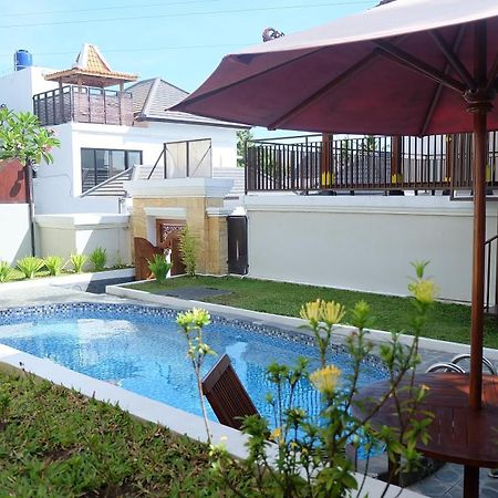 Villa Jogja Grand Bale With Private Pool By Simply Homy ジョグジャカルタ エクステリア 写真
