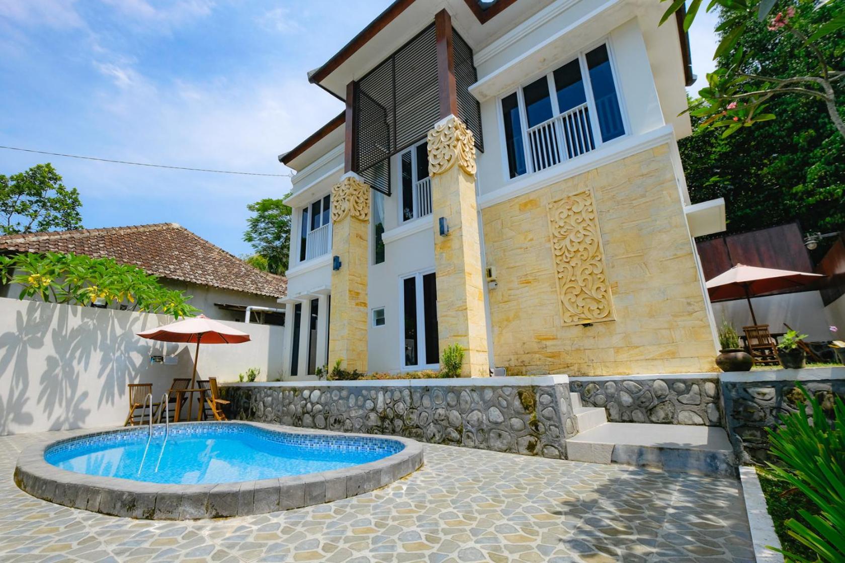 Villa Jogja Grand Bale With Private Pool By Simply Homy ジョグジャカルタ エクステリア 写真